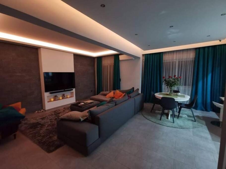 Live Minimal Apartment *