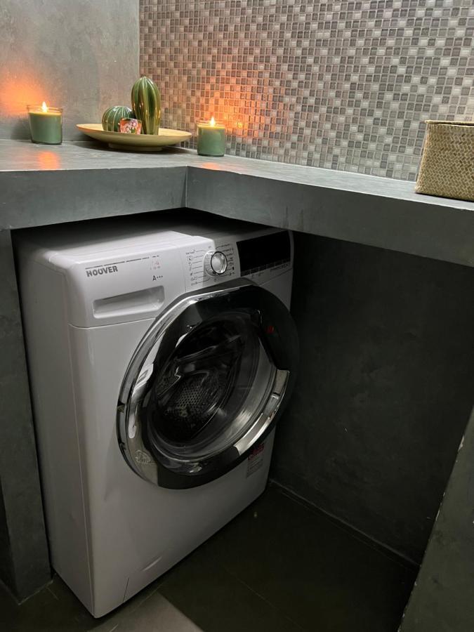Live Minimal Apartment Athens